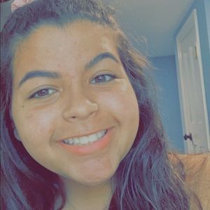 Meet your Posher, Mia